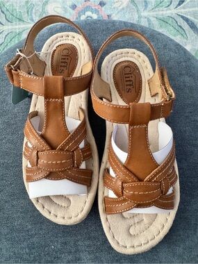 Women Cliffs by White Mountain Sandals 7.5 NIB